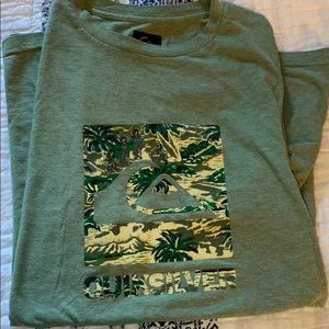 Quicksilver SurfShirt Green SkeletonsBeach Vintage